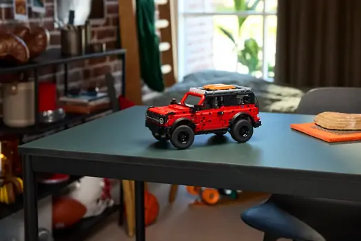 Lego Technic 42213 Ford Bronco® SUV, 10 image