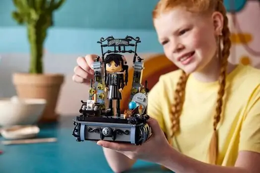 Lego Wednesday 76780 Wednesday Addams Figure, 8 image