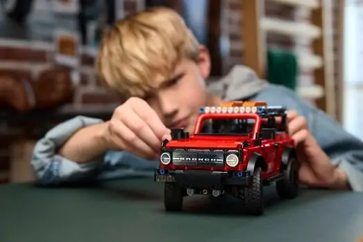 Lego Technic 42213 Ford Bronco® SUV, 7 image