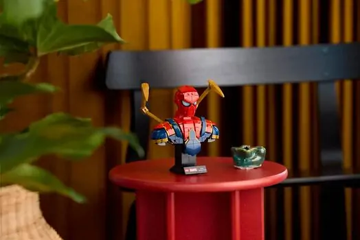 Lego Super Heroes 76326 Iron Spider-Man Bust, 8 image