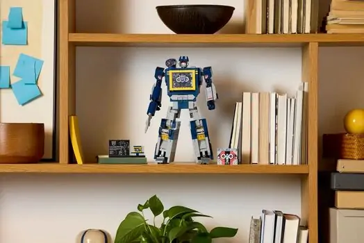 Lego Icons 10358 Transformers: Soundwave, 10 image