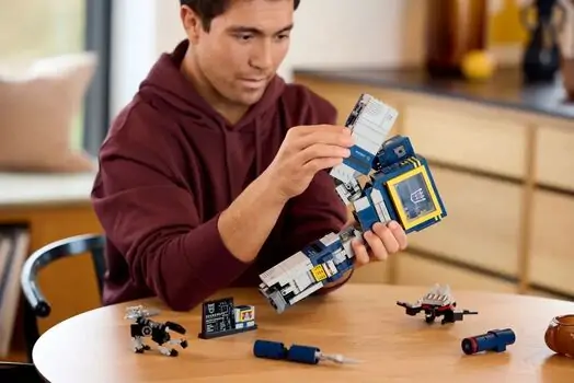 Lego Icons 10358 Transformers: Soundwave, 14 image