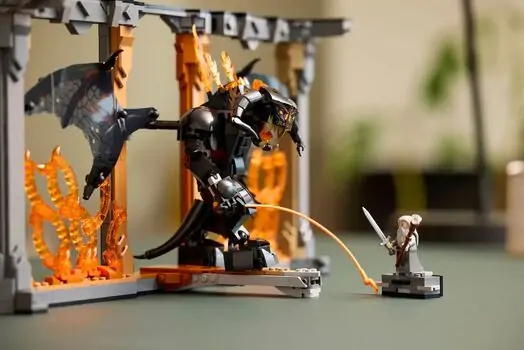 Lego Icons 10367 The Lord of the Rings: Balrog™ Book Nook, 9 image