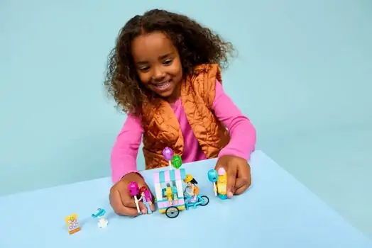 Lego Friends 42692 Ice Cream & Balloon Stand, 6 image