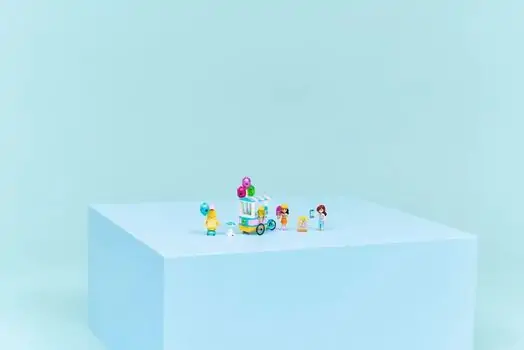 Lego Friends 42692 Ice Cream & Balloon Stand, 9 image