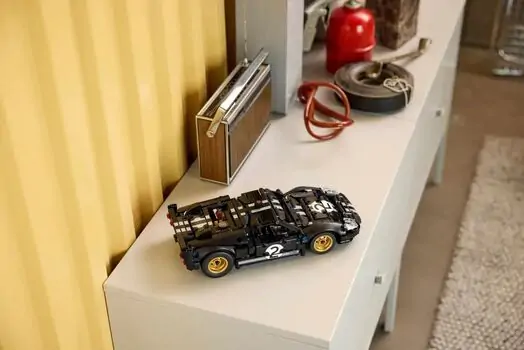 Lego Technic 42223 1966 Ford GT40 MKII Race Car, 14 image