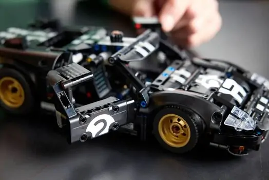 Lego Technic 42223 1966 Ford GT40 MKII Race Car, 11 image