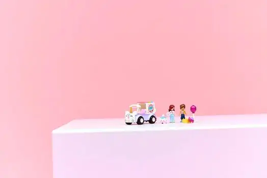 Lego Friends 42675 Unicorn Cake Delivery Car, 8 image