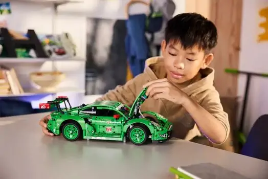 Lego Technic 42224 Porsche 911 GT3 R REXY AO Racing Car, 9 image