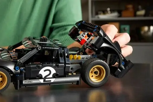 Lego Technic 42223 1966 Ford GT40 MKII Race Car, 13 image
