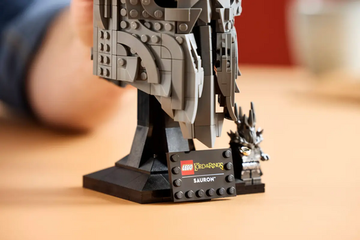 Lego Icons 11373 The Lord of the Rings: Sauron's Helmet, 5 image