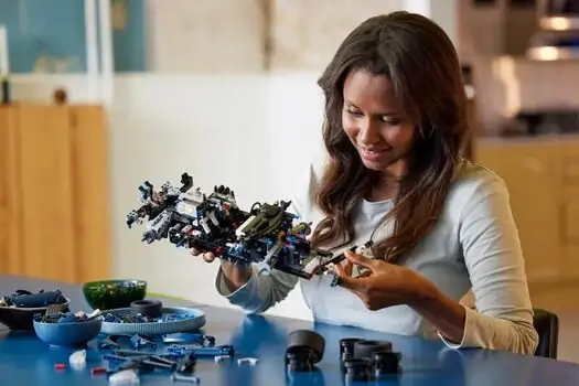Lego Technic 42154 2022 Ford GT, 9 image