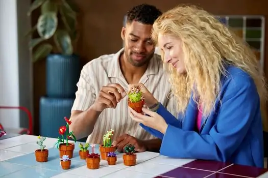 Lego Icons 10329 Tiny Plants, 7 image