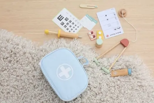 Tooky Toy Little Doctor Wooden Set - ხის განსავითარებელი სათამაშო საექიმო ნაკრები, 2 image