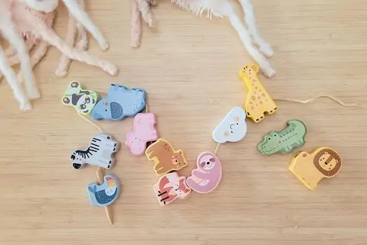 Tooky Toy Wild Animals Lacing Blocks - ხის განსავითარებელი სათამაშო, 2 image