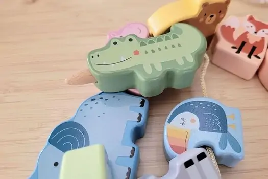 Tooky Toy Wild Animals Lacing Blocks - ხის განსავითარებელი სათამაშო, 3 image