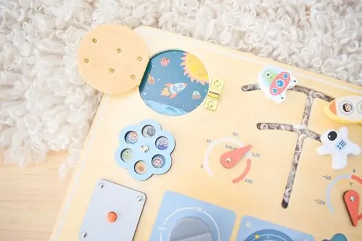 Tooky Toy Busy Board - Space  - ხის განსავითარებელი სათამაშო, 7 image