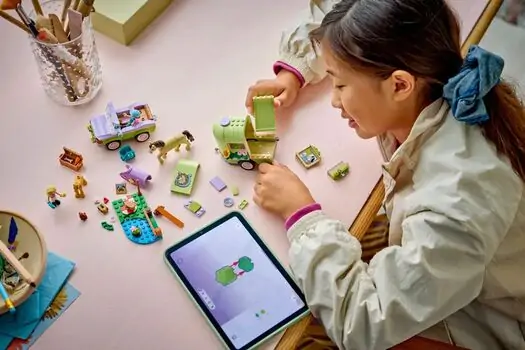 Lego Friends 42695 Horse & Baby Foal Trailer, 10 image
