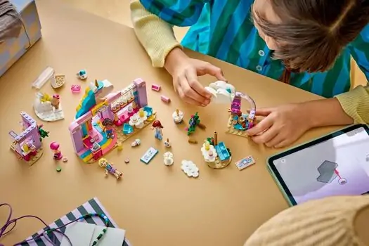 Lego Friends 42684 Unicorn Dream Café, 11 image