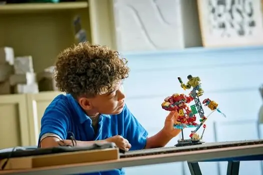 Lego Super Heroes 76343 Epic Battle: Hulkbuster vs. The Hulk, 7 image