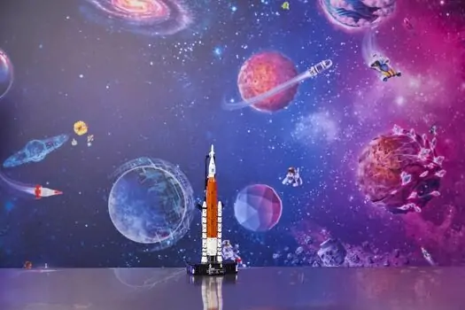 Lego Technic 42221 NASA Artemis Space Launch System Rocket, 9 image