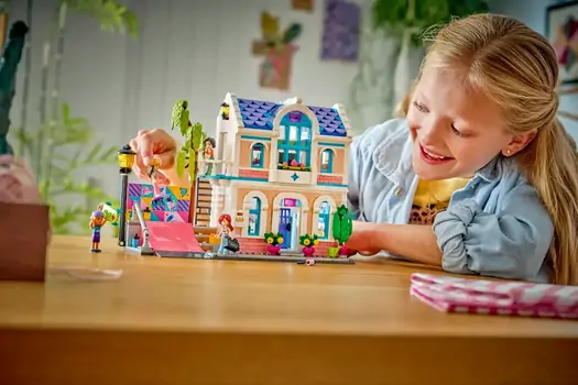 Lego Friends 42687 Liann's Family House, 7 image