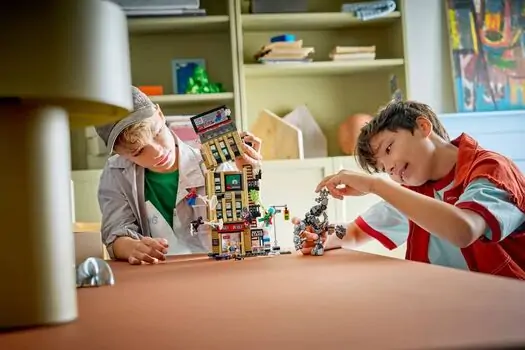 Lego Super Heroes 76342 Spider-Man vs. Mysterio: The Daily Bugle, 6 image
