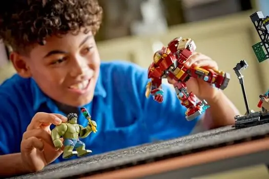 Lego Super Heroes 76343 Epic Battle: Hulkbuster vs. The Hulk, 6 image