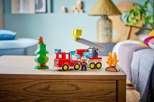 Lego Duplo 10473 Fire Truck with Hose and Firefighter, 9 image