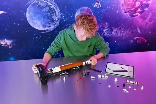 Lego Technic 42221 NASA Artemis Space Launch System Rocket, 11 image