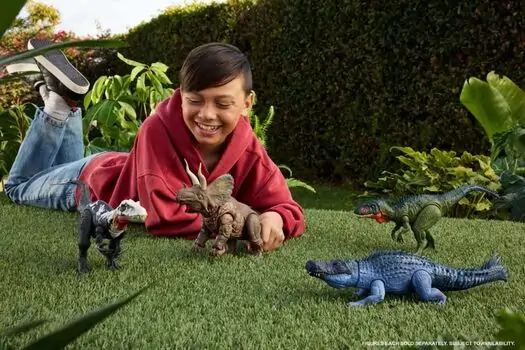 Jurassic World Rebirth Gigantic Thrashers Eotriceratops Dinosaur Figure  სათამაშო დინოზავრი, 2 image