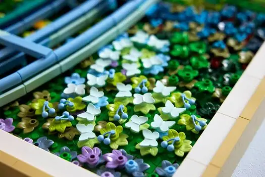 Lego Art 31220 Claude Monet – Bridge over a Pond of Water Lilies, 6 image
