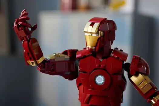 Lego Super Heroes 76344 Iron Man Mark 3 Collectors' Edition, 13 image