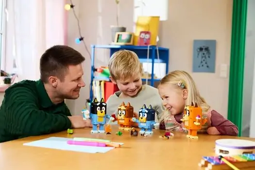 Lego Bluey 11217  Brick-Built Bluey Family, 3 image