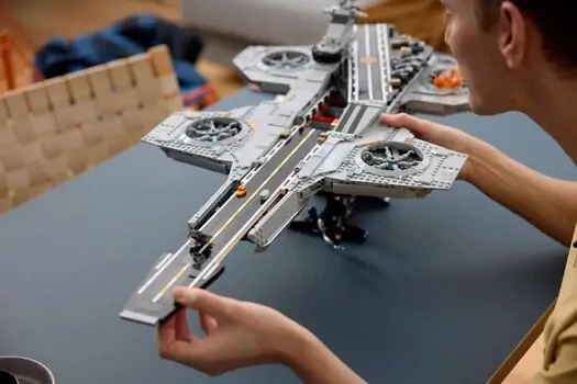 Lego Supre Heroes 76354 S.H.I.E.L.D. Helicarrier, 5 image