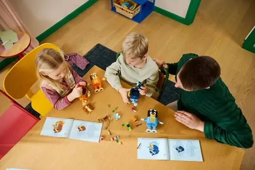 Lego Bluey 11217  Brick-Built Bluey Family, 2 image
