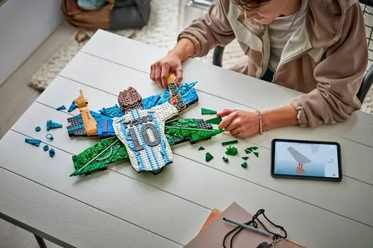 Lego Editions 43018 Lionel Messi – Celebration, 4 image