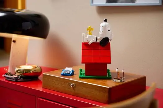 Lego  Ideas 21368 Peanuts: Snoopy's Doghouse, 4 image