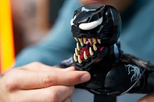 Lego Super Heroes 76356 Venom Bust, 10 image