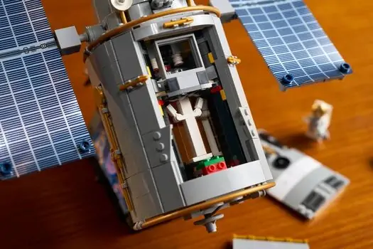 lego Icon 11382 Hubble Space Telescope, 18 image