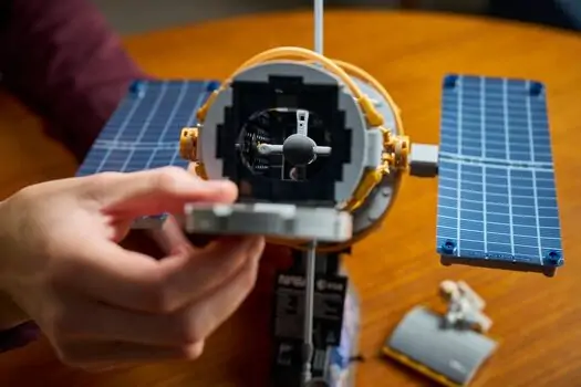 lego Icon 11382 Hubble Space Telescope, 15 image