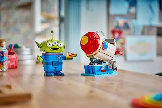 Lego Disney 43307 Alien with Pizza Planet Rocket Ride, 10 image