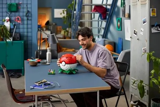 Lego Pokémon 72154 Iconic Trainer Moments Poké Ball, 16 image