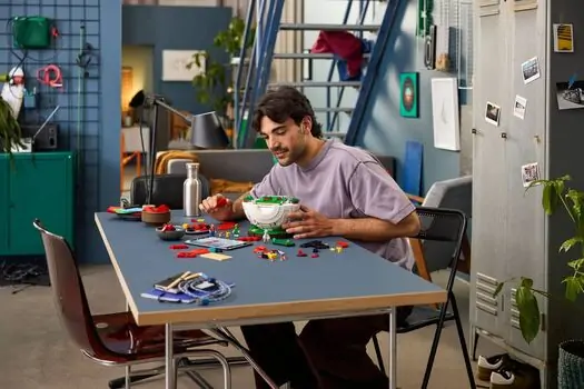 Lego Pokémon 72154 Iconic Trainer Moments Poké Ball, 8 image