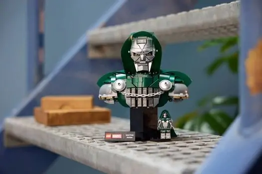 Lego Super Heroes 76345 Doctor Doom Bust, 9 image