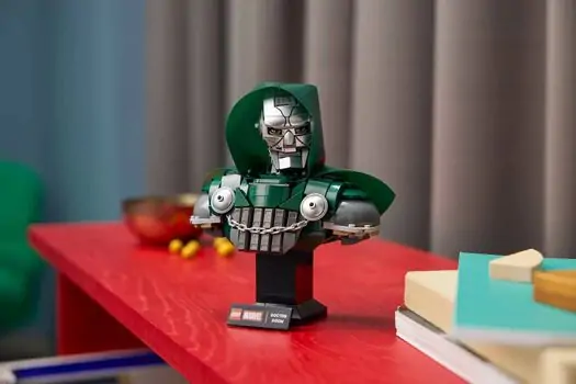 Lego Super Heroes 76345 Doctor Doom Bust, 11 image