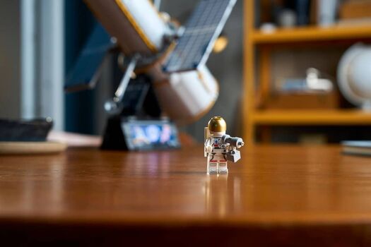 lego Icon 11382 Hubble Space Telescope, 12 image