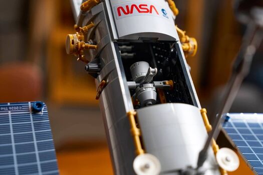 lego Icon 11382 Hubble Space Telescope, 20 image