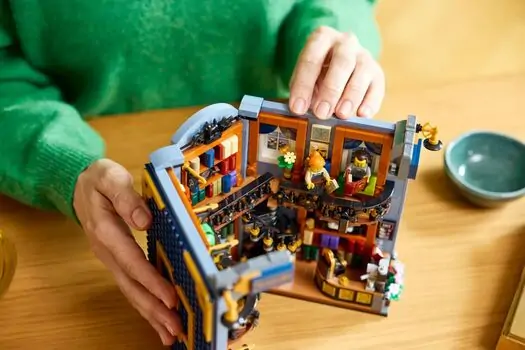 Lego Icons 11379 Bookshop: Book Nook, 14 image