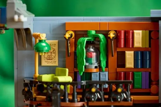 Lego Icons 11379 Bookshop: Book Nook, 16 image